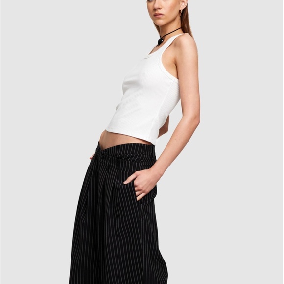 Lioness La Mesa Pant in black pinstripe  -SZ Large NWOT - Picture 4 of 13